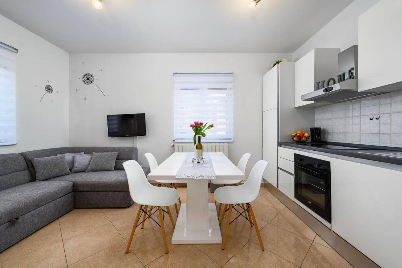 Bozica House With Apartments Murine Buitenkant foto